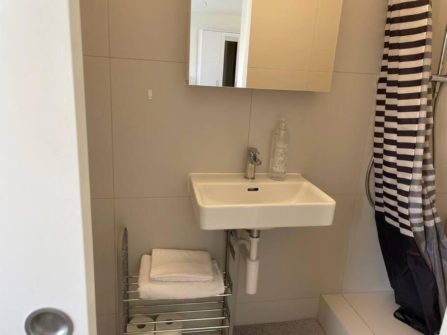 Studio Proche De La Gare ! Apartment Лозана Екстериор снимка